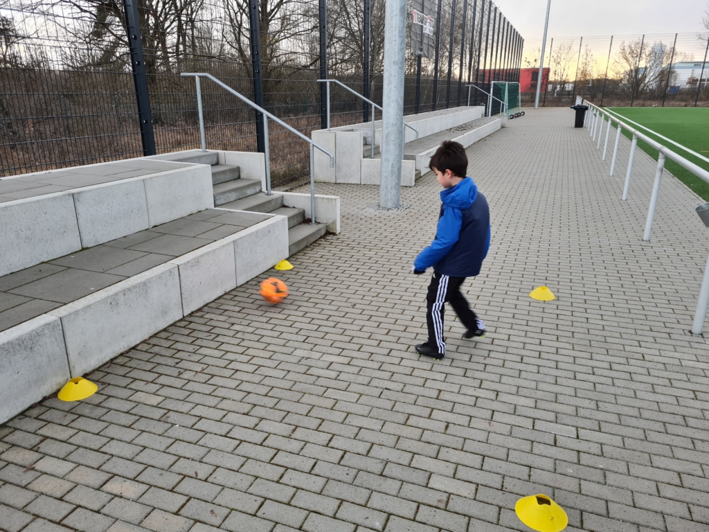 <strong>Abnahme des DFB-Paule-Schnupper-Abzeichens bei der U8</strong>